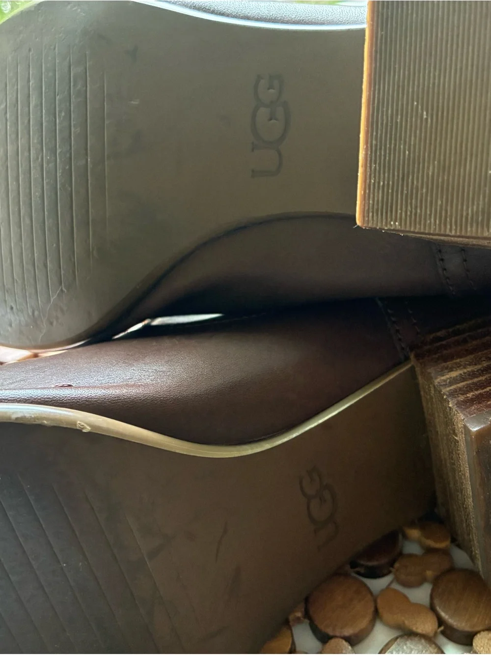 UGG elegant brown